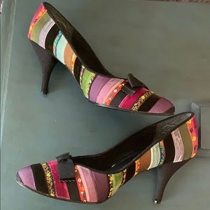 Beverly Feldman colorful floral ribbon heels 8